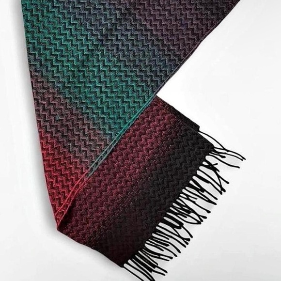 Gorgeous Multi-Color Scarf - Picture 4 of 13